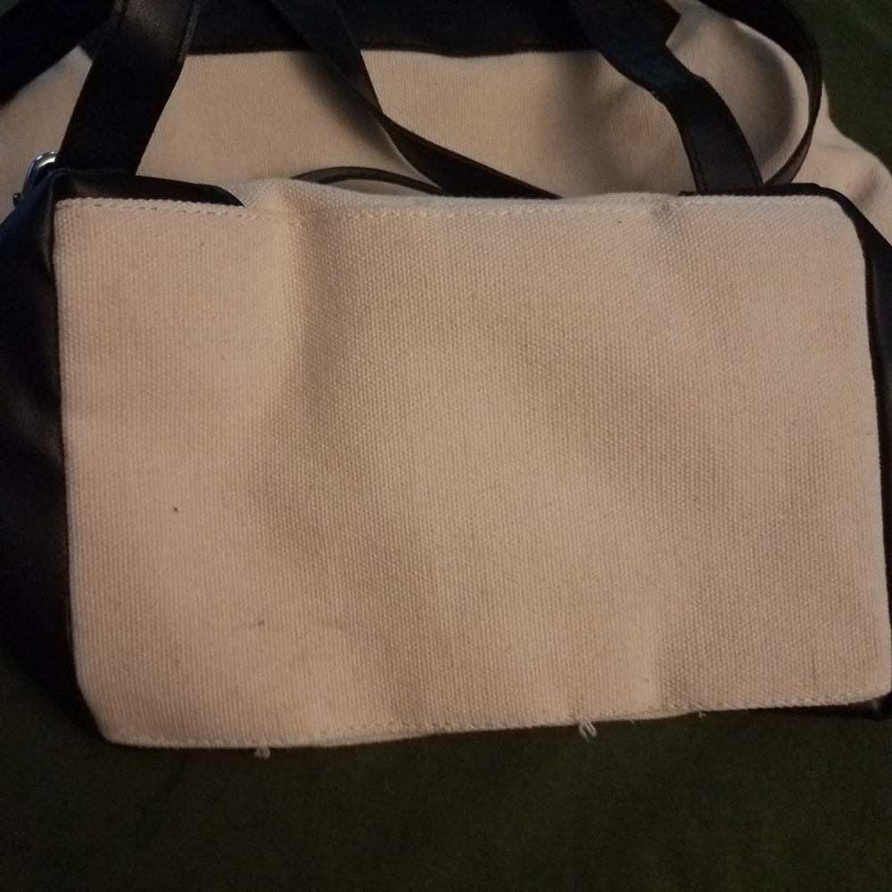 Backpack - Picture 3 of 6